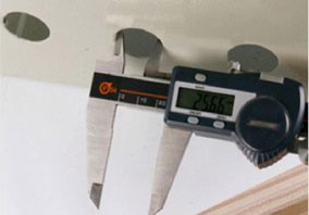 Measure the aperture of the distribution box and confirm the outer diameter of the cable gland